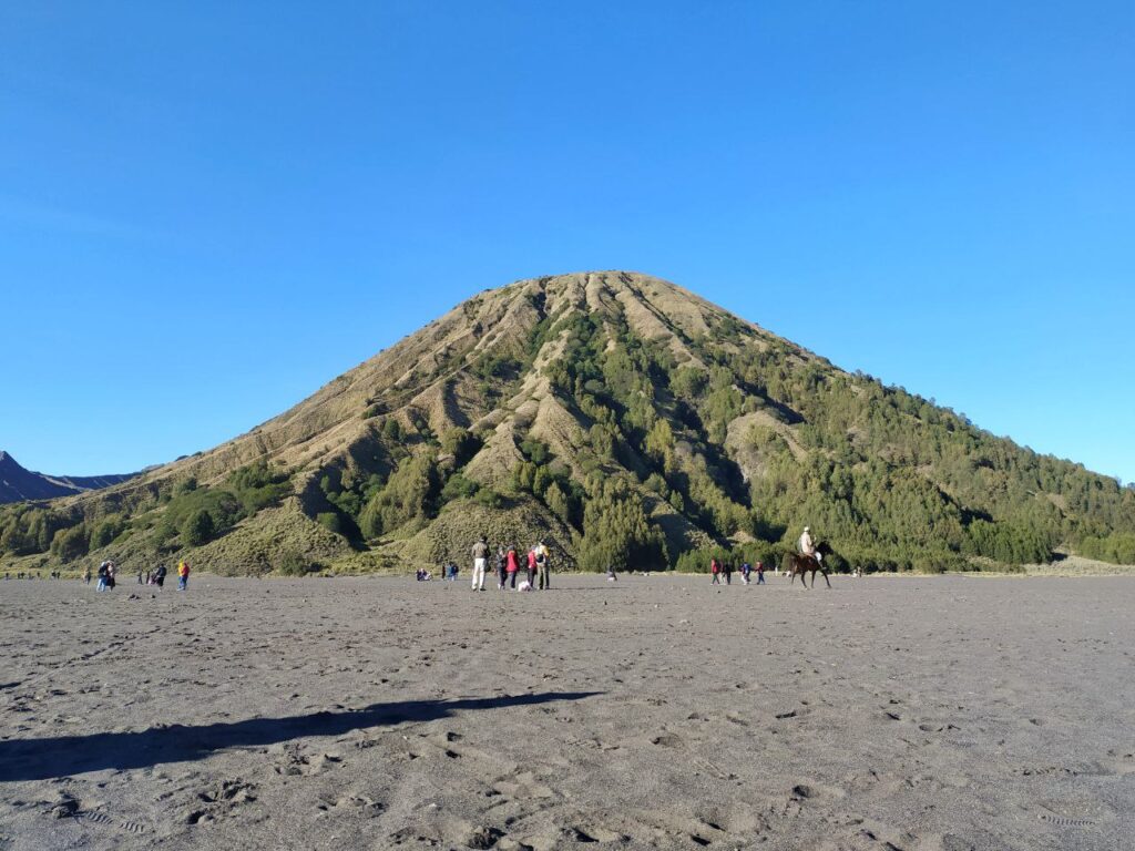 Gunung Batok di Gunung Bromo
