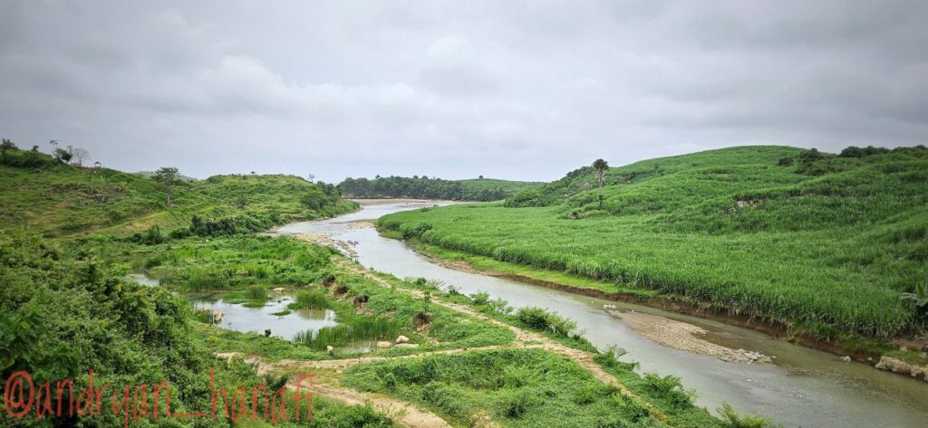 Jalur Lintas Selatan highway connecting Blitar’s southern beaches