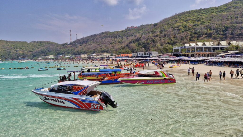 Tawaen Beach Koh Larn Pattaya with clear turquoise water