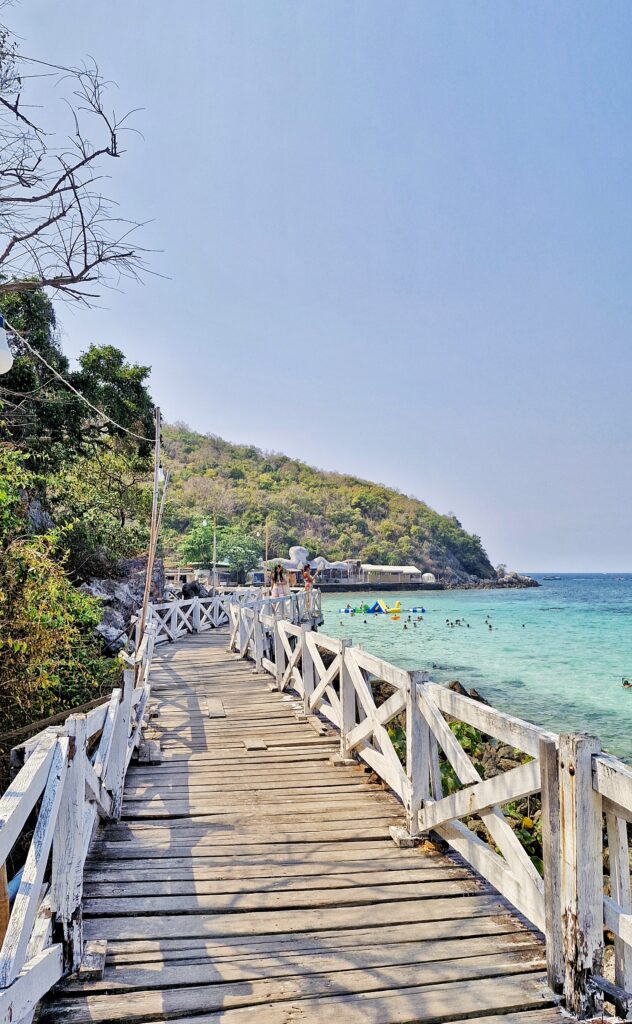 Tropical paradise Koh Larn island day trip from Pattaya Thailand